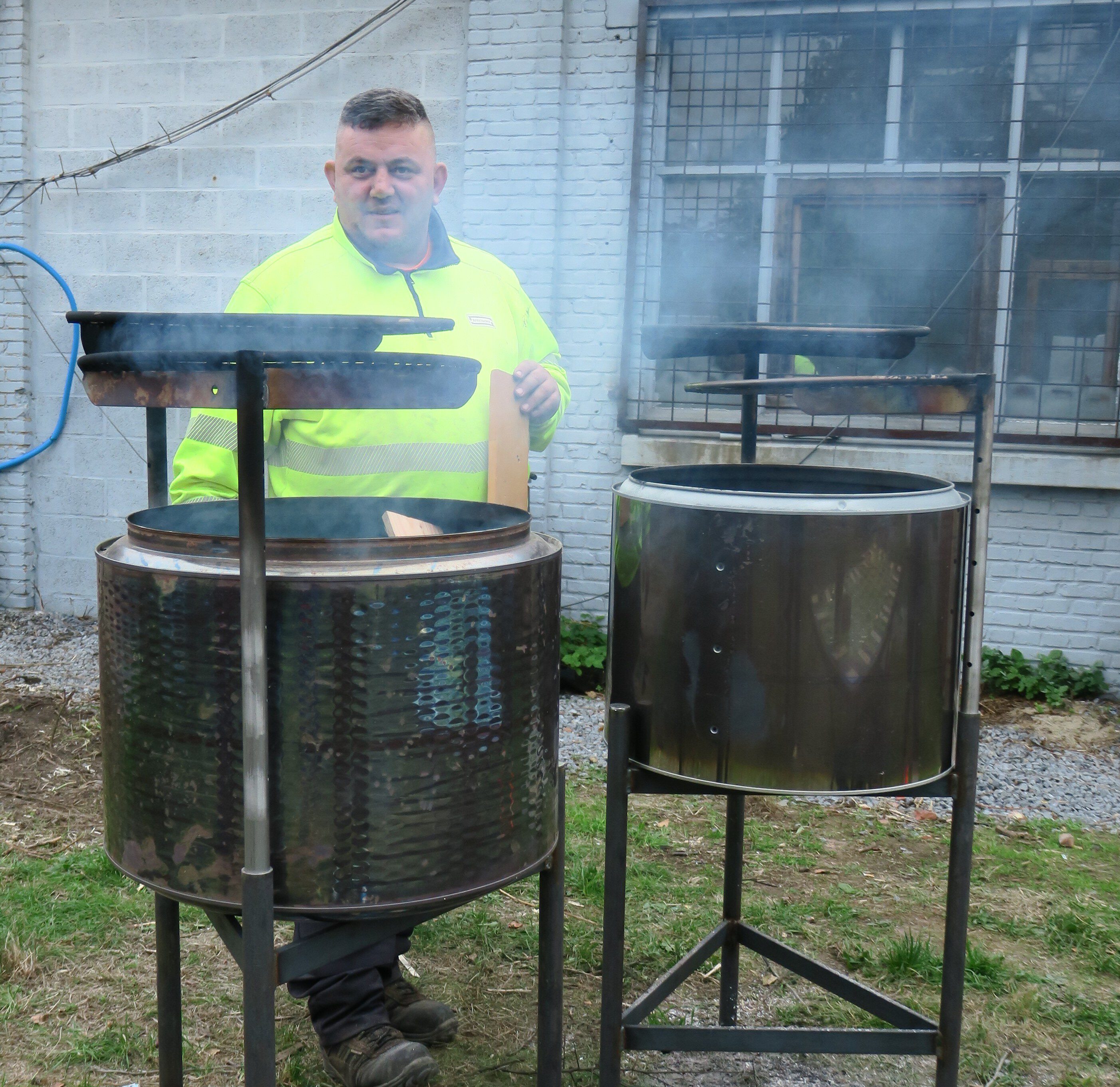 Une initiation à la « Cuisine low-tech » pour fabriquer et tester des dispositifs de cuisson économes en bois - Brasero réemploi